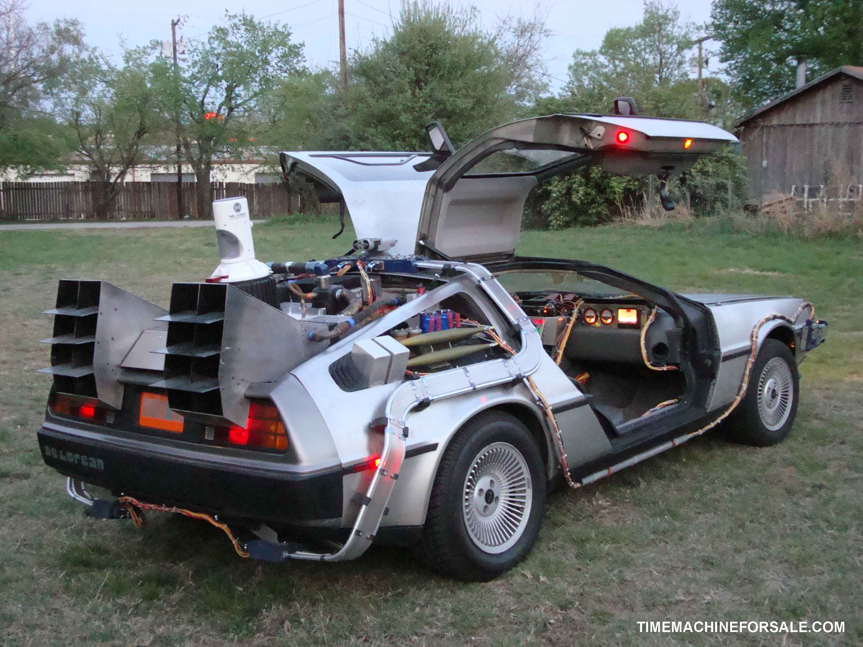 La DeLorean de Retour vers le futur est disponible en