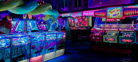 Des bornes d'arcade aux casinos crypto : Pourquoi l'esthétique des jeux classiques continue de gagner